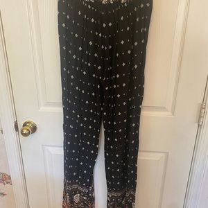 Women’s L Yado Pants.